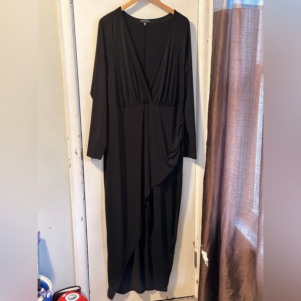 Curvy Sense- maxi dress, side roshing, low front bottom middle slit
